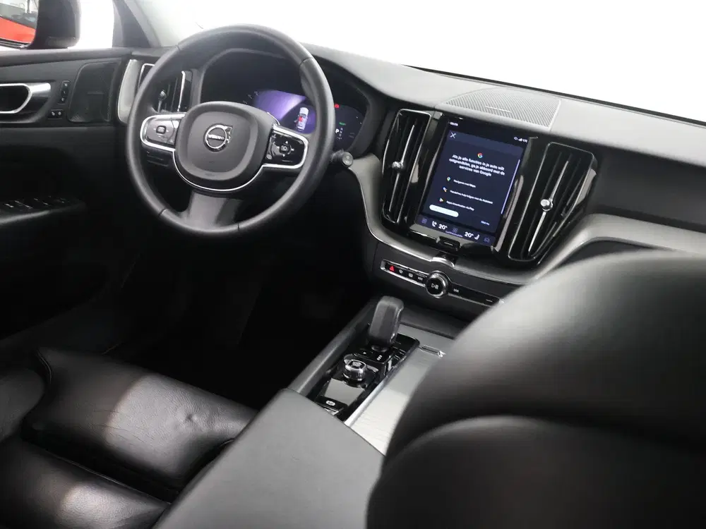 Volvo XC60 2.0 T6 Plug-in hybrid AWD Plus Dark uit 2023, foto 9