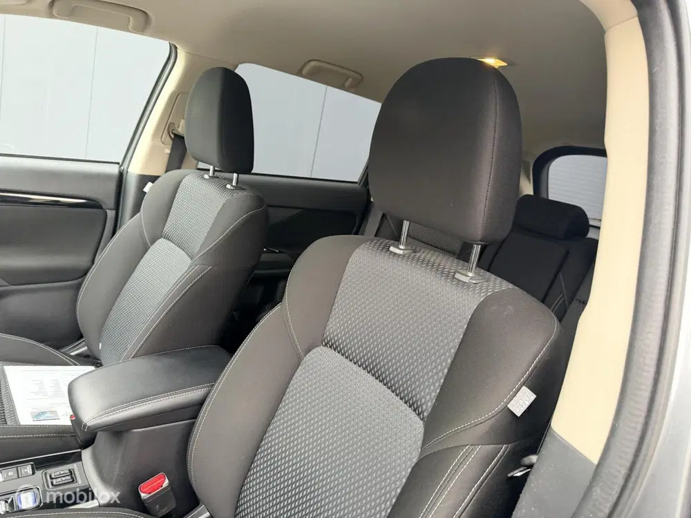 Mitsubishi Outlander 2.4 PHEV Pure+ uit 2021, foto 13