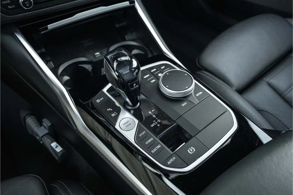 BMW 3-serie 320e High Executive Sport Line Automaat uit 2021, foto 13