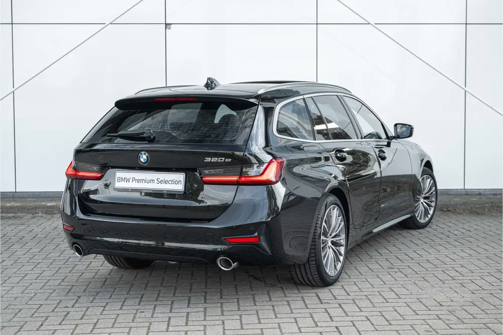BMW 3-serie 320e High Executive Sport Line Automaat uit 2021, foto 2