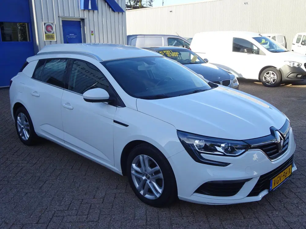 Renault Megane AIRCO NAVI CRUISE CONTROL 110 Pk uit 2020