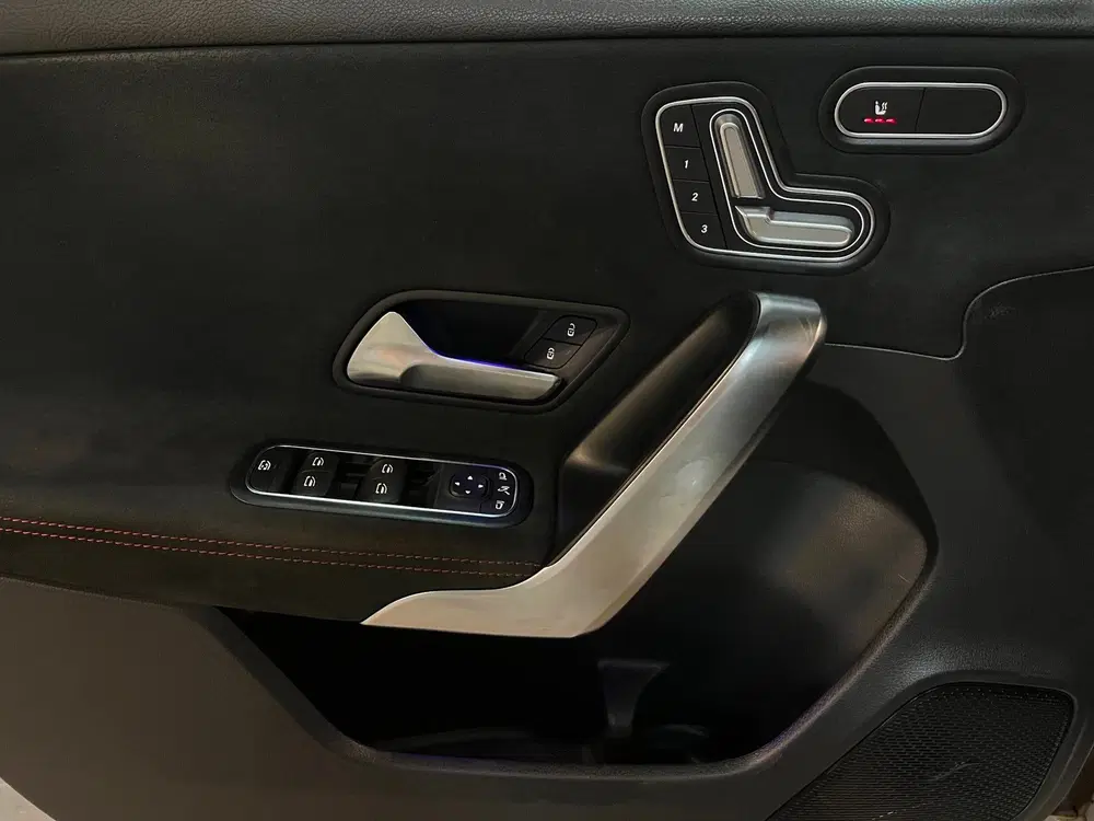 Mercedes-Benz A-Klasse 200 Launch Edition AMG Line #Pano uit 2020, foto 11