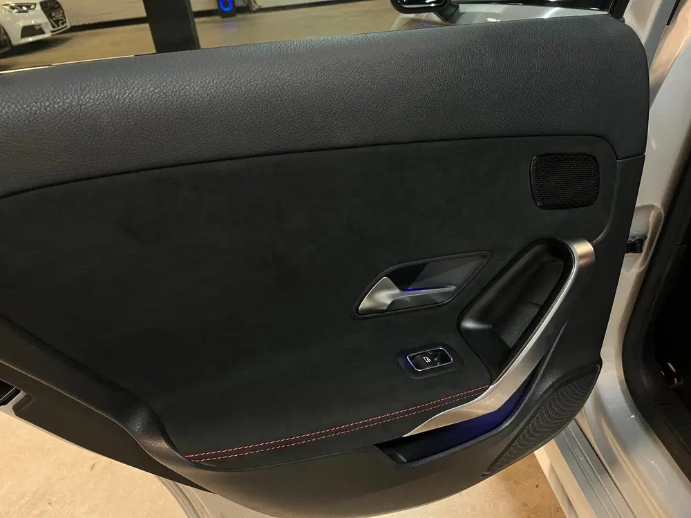 Mercedes-Benz A-Klasse 200 Launch Edition AMG Line #Pano uit 2020, foto 15