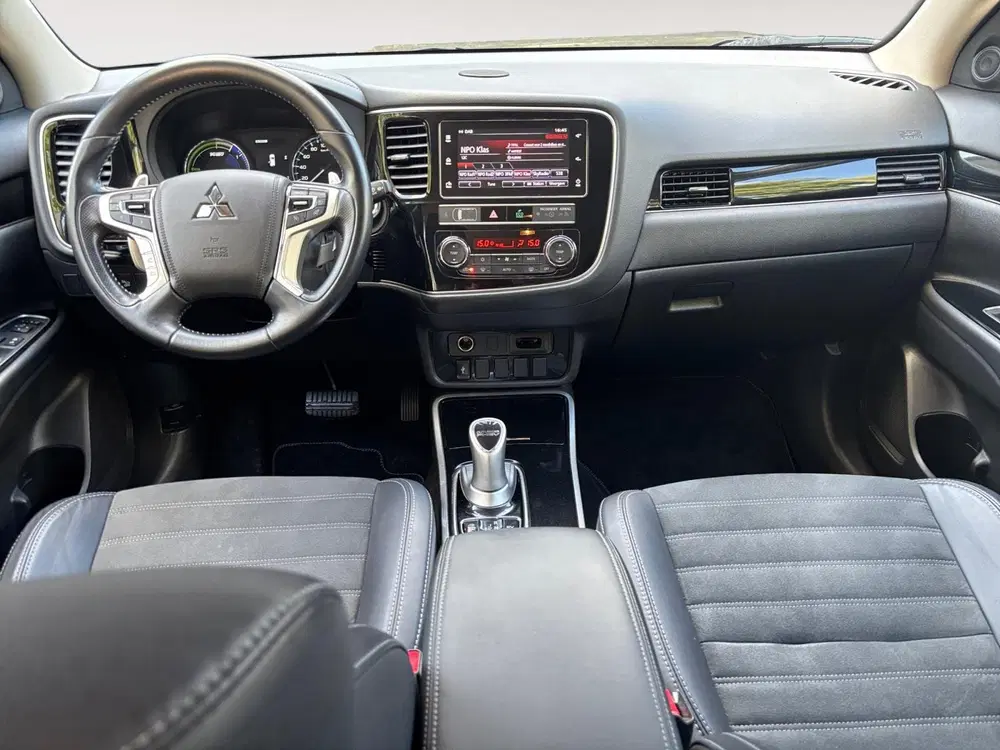 Mitsubishi Outlander 2.4 PHEV Pure+ uit 2019, foto 15