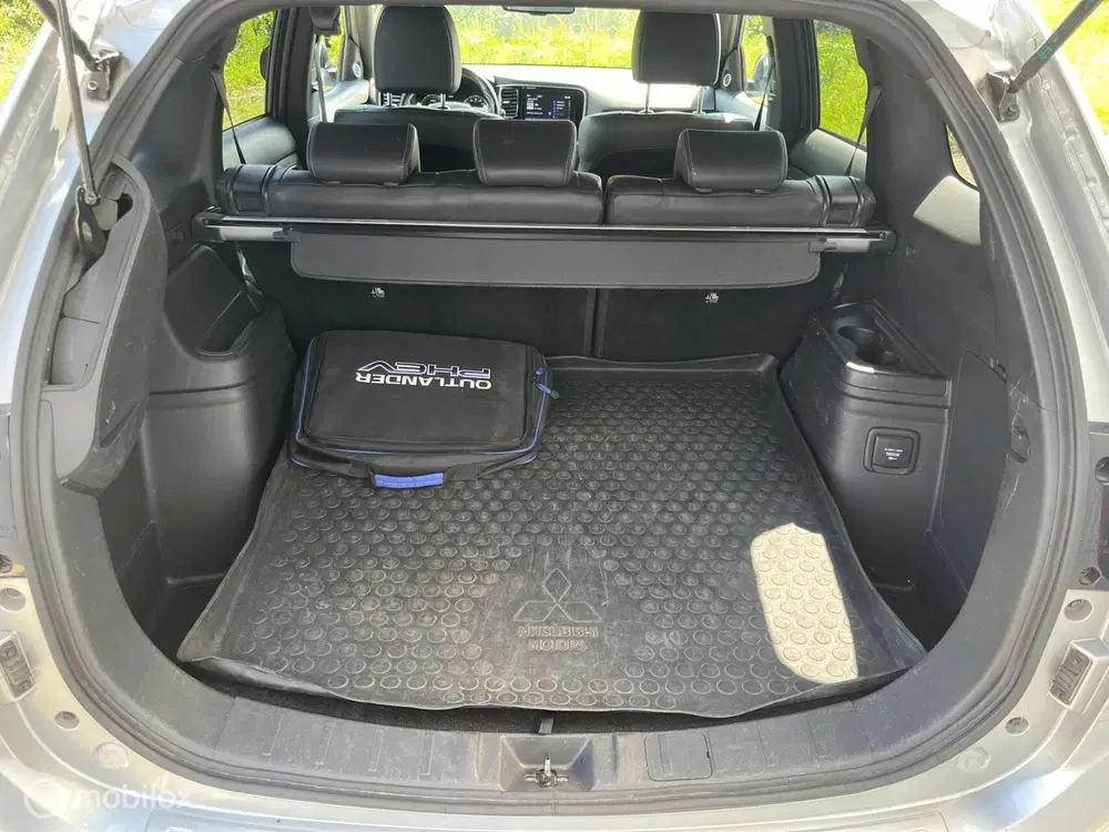 Mitsubishi Outlander 2.4 PHEV Instyle uit 2019, foto 8
