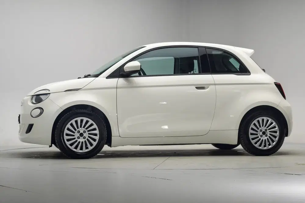 Fiat 500e Passion 42 kWh 3-Fase [ Navi Apple uit 2023, foto 2
