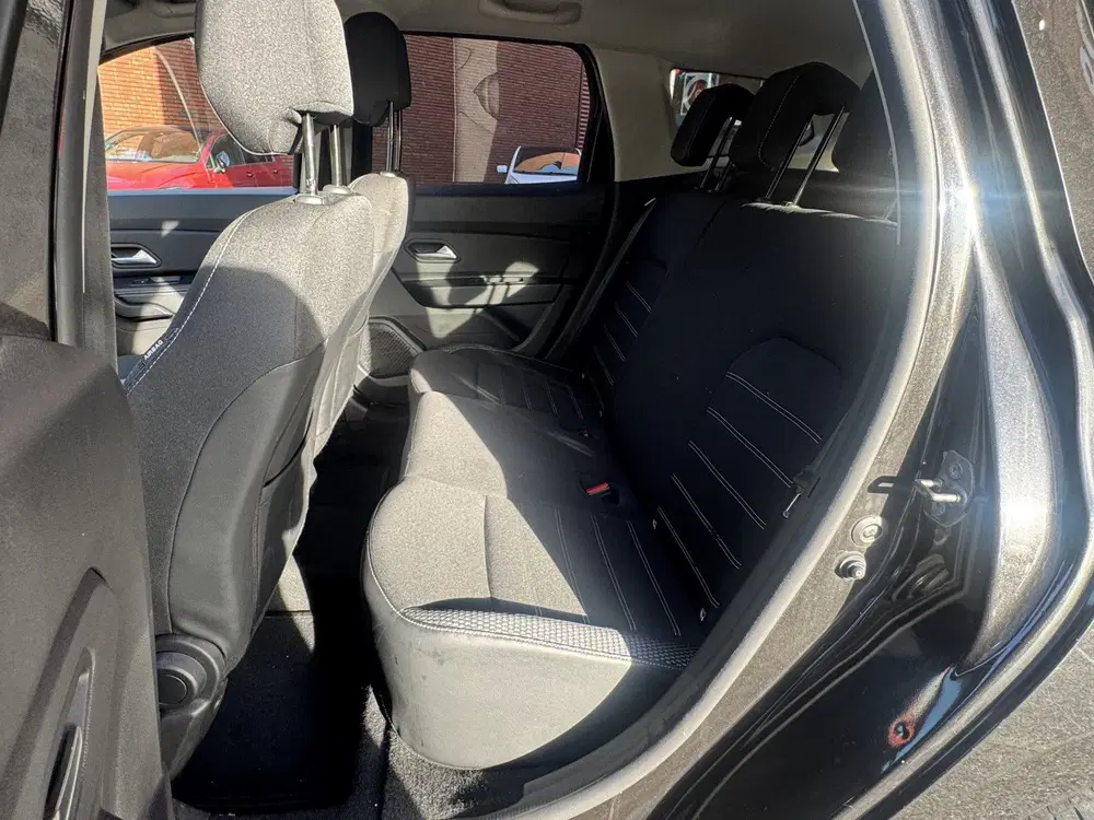 Dacia Duster 1.6 SCe Prestige uit 2019, foto 13