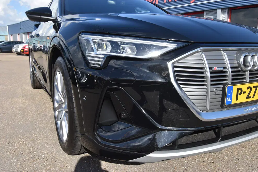 Audi e-tron 55 quattro S edition 95 kWh uit 2022, foto 6