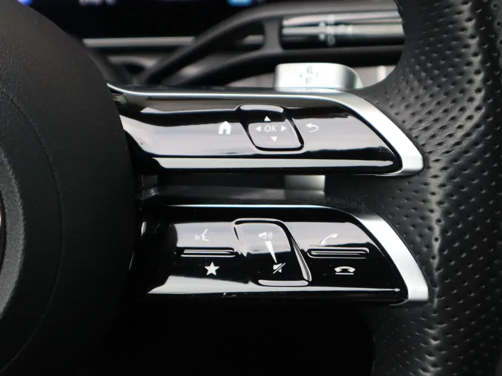 Mercedes-Benz C-Klasse 300 e AMG Line l Stoelverwarming l Ac uit 2023, foto 15