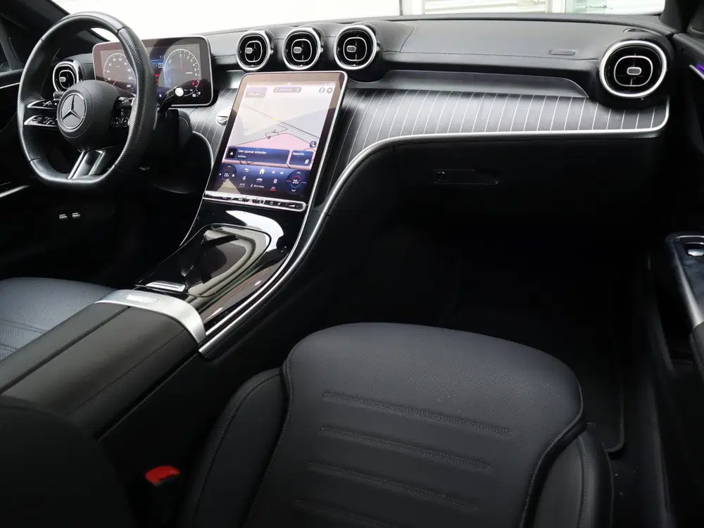 Mercedes-Benz C-Klasse 300 e AMG Line l Stoelverwarming l Ac uit 2023, foto 3