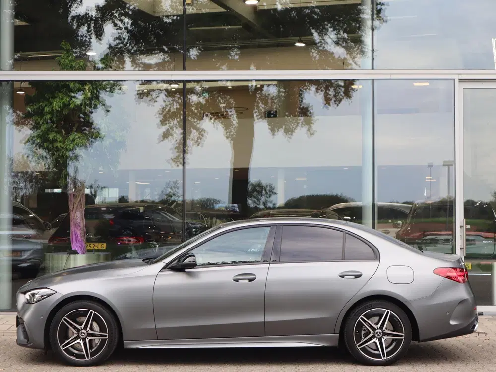 Mercedes-Benz C-Klasse 300 e AMG Line l Stoelverwarming l Ac uit 2023, foto 4