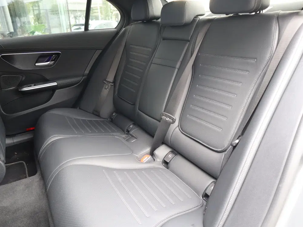 Mercedes-Benz C-Klasse 300 e AMG Line l Stoelverwarming l Ac uit 2023, foto 8