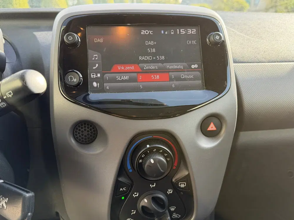 Peugeot 108 1.0 e-VTi CarPlay uit 2020, foto 10