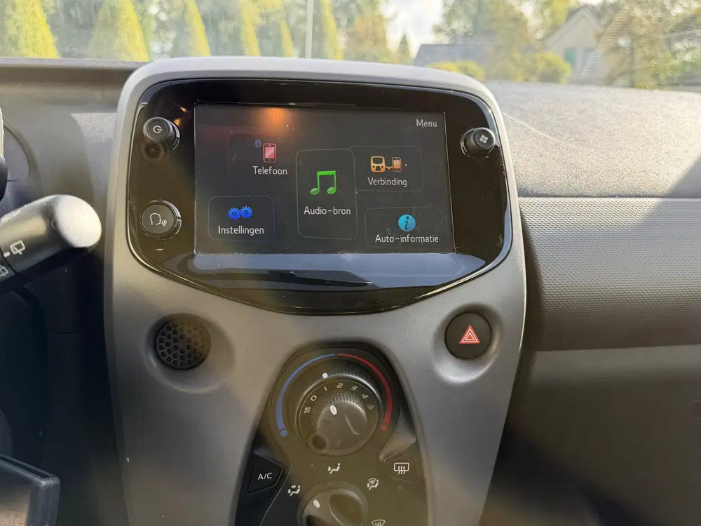 Peugeot 108 1.0 e-VTi CarPlay uit 2020, foto 11