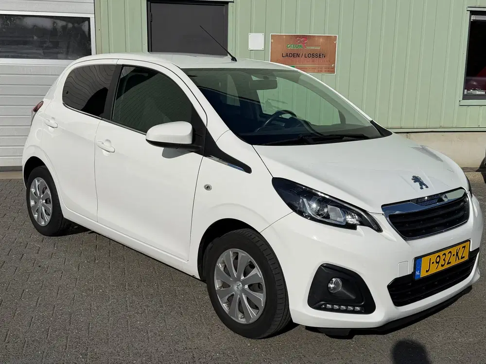 Peugeot 108 1.0 e-VTi CarPlay uit 2020, foto 3