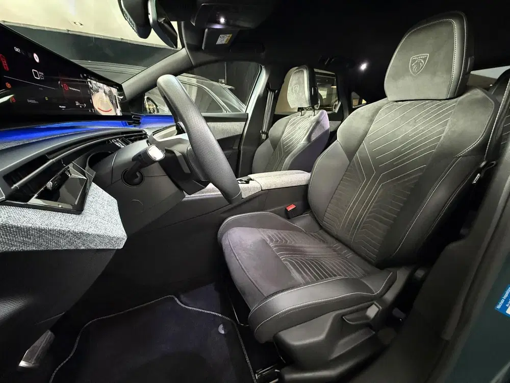 Peugeot 3008 1.2 Hybrid 136 GT Aut*Navi*Matrix*Acc*360* uit 2024, foto 13