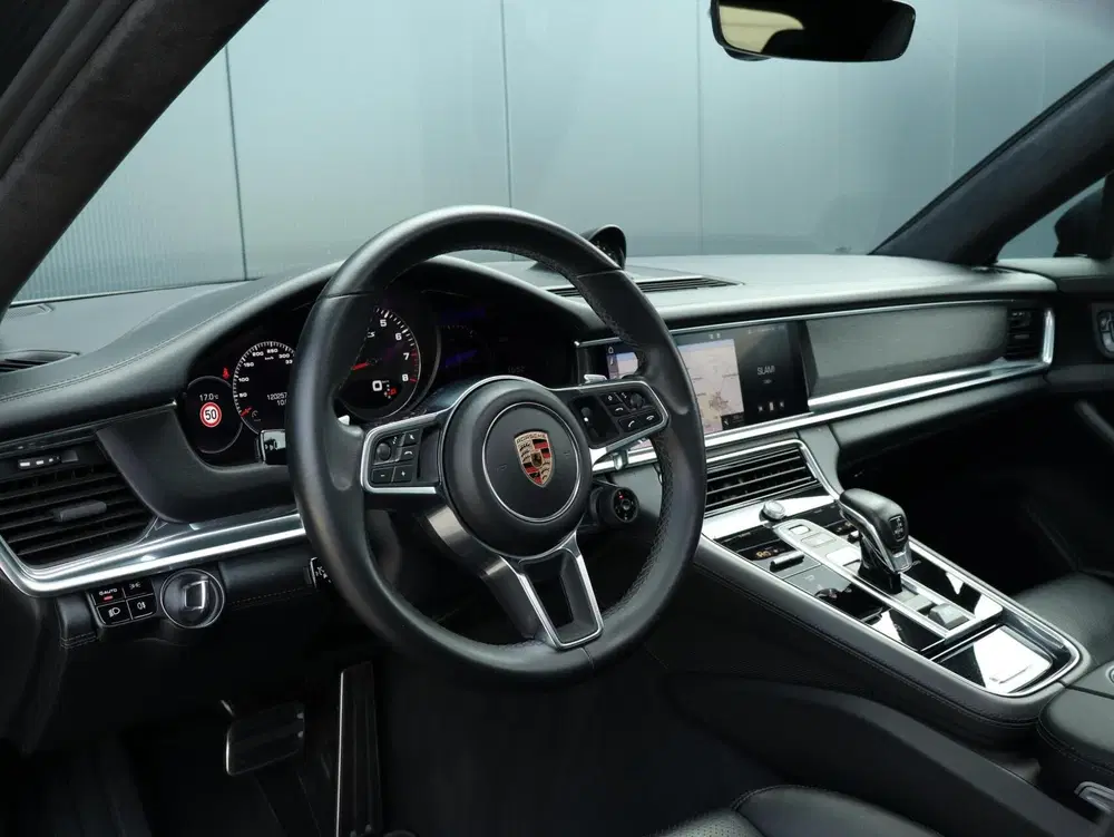 Porsche Panamera Sport Turismo 4.0 GTS uit 2019, foto 4