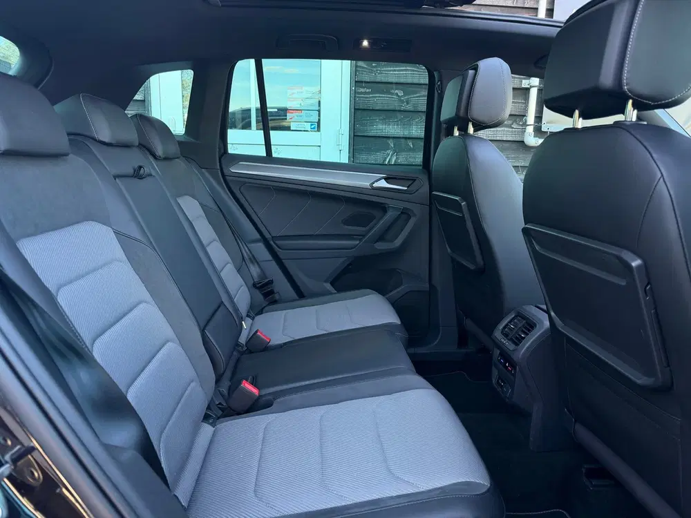 Volkswagen Tiguan 2.0 TSI 4Motion 3X R-Line Pano Trekhaak uit 2019, foto 14