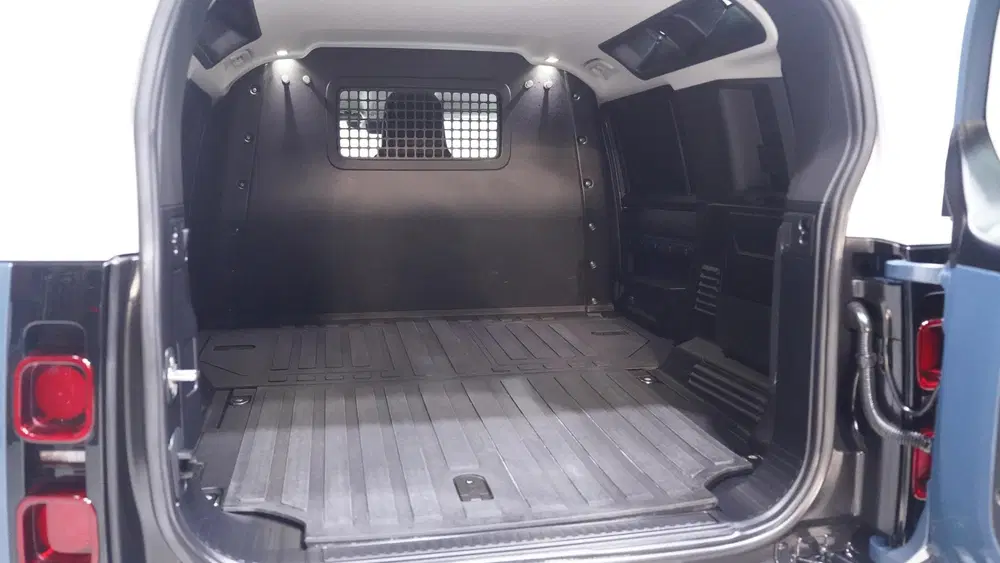 Land Rover Defender 3.0 D250 110 Grijs Kenteken 3-Zits Leder uit 2021, foto 12