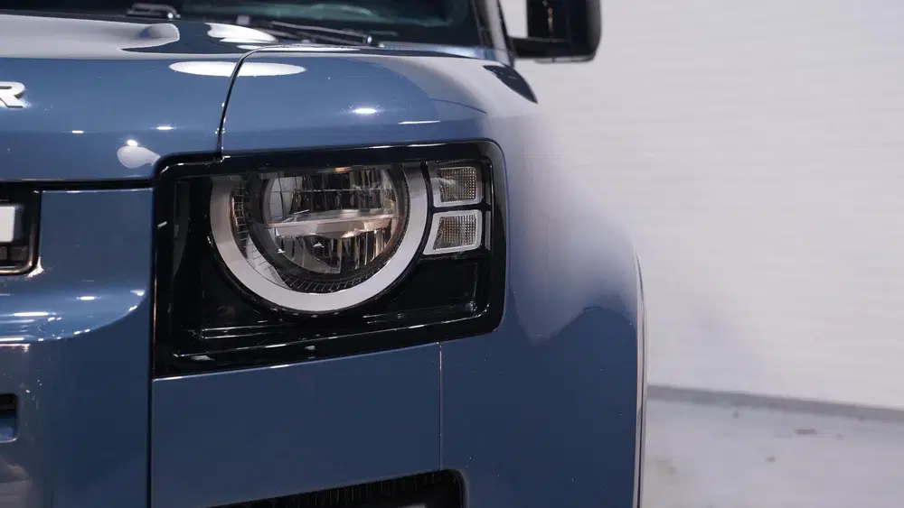 Land Rover Defender 3.0 D250 110 Grijs Kenteken 3-Zits Leder uit 2021, foto 6