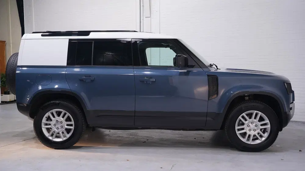 Land Rover Defender 3.0 D250 110 Grijs Kenteken 3-Zits Leder uit 2021, foto 8