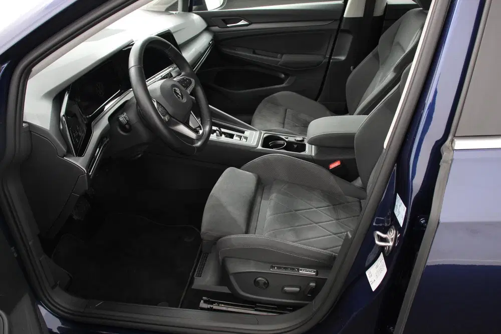Volkswagen Golf 1.5 eTSI DSG Style 150 Pk Adaptive Cruise uit 2021, foto 2