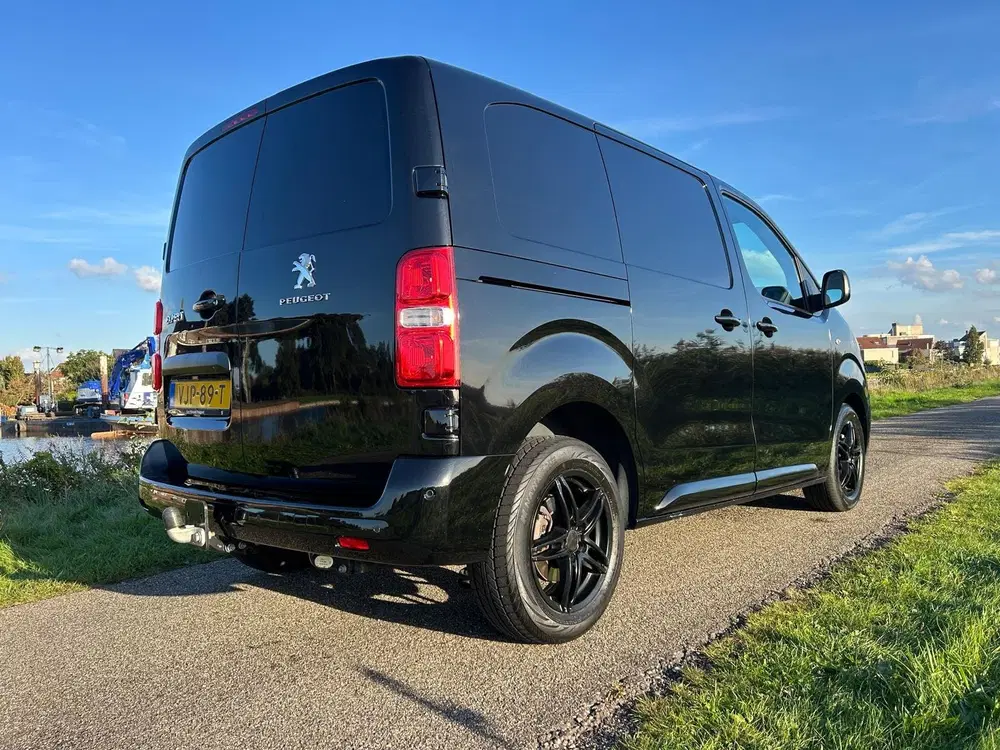 Peugeot Expert 2.0 BlueHDI 120 Compact Premium uit 2021, foto 15