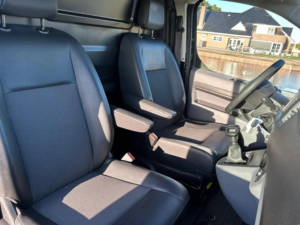 Peugeot Expert 2.0 BlueHDI 120 Compact Premium uit 2021, foto 2