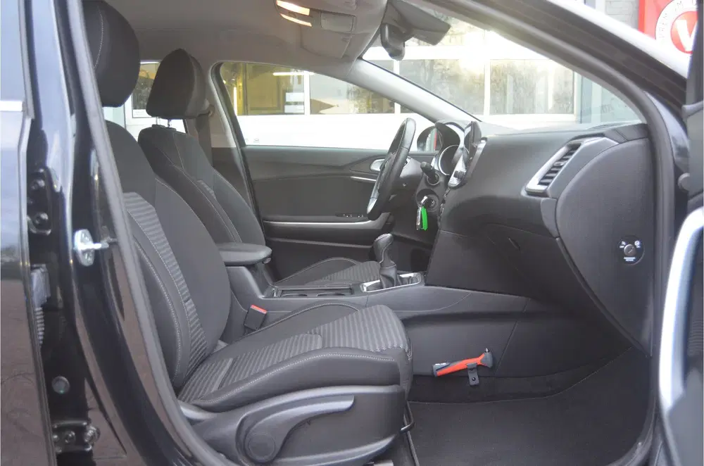 Kia Ceed 1.0 T-GDi DynamicLine Facelift uit 2021, foto 13