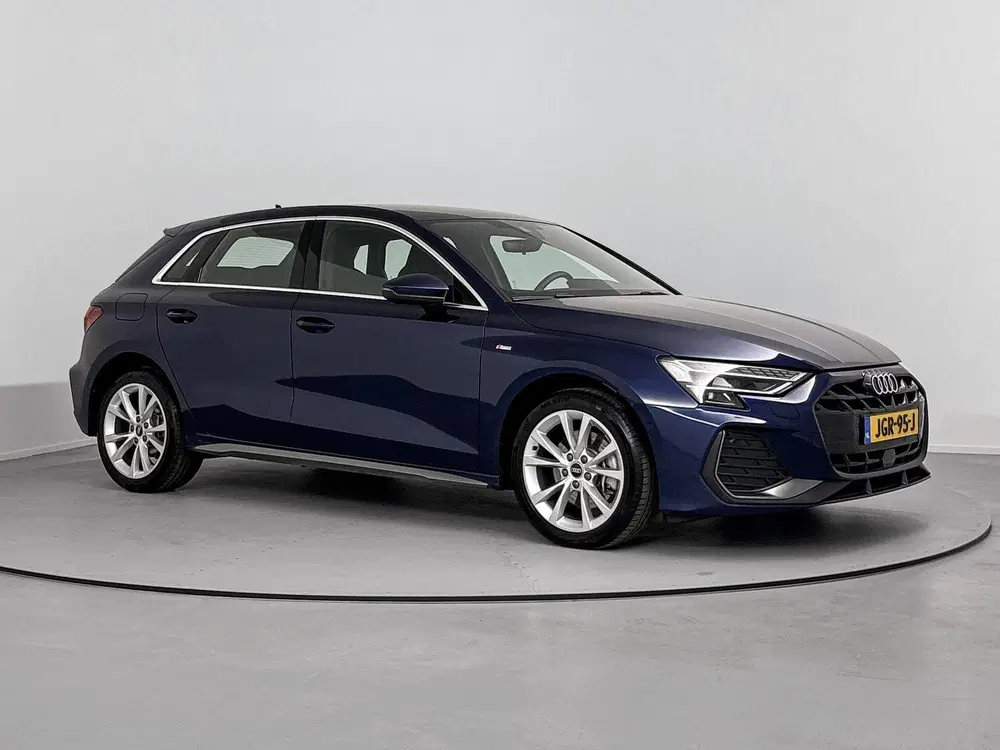 Audi A3 40 TFSI e S edition 204 PK uit 2025, foto 3