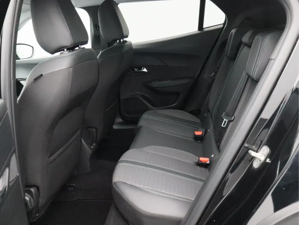 Peugeot 2008 1.2 PureTech Allure Pack uit 2022, foto 12