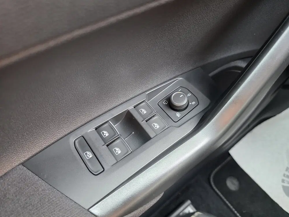Volkswagen Taigo 1.5 TSI R-Line uit 2024, foto 14