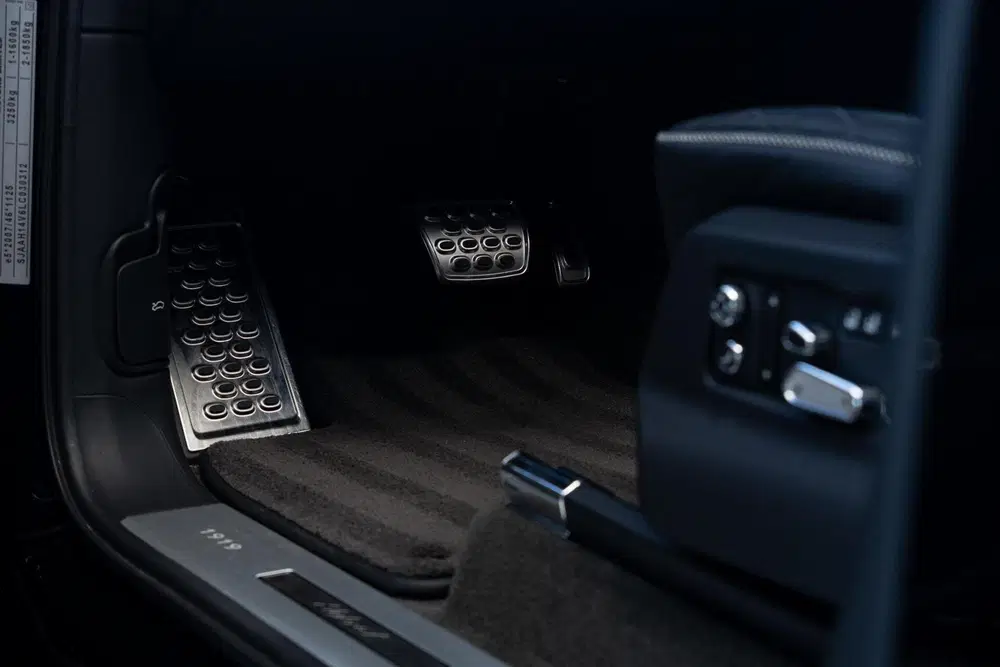 Bentley Bentayga Hybrid Centenary Edition uit 2020, foto 11