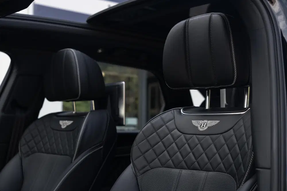 Bentley Bentayga Hybrid Centenary Edition uit 2020, foto 12