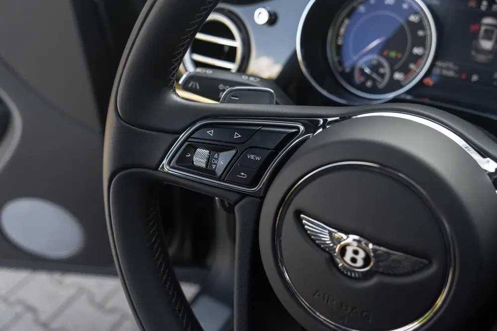 Bentley Bentayga Hybrid Centenary Edition uit 2020, foto 15