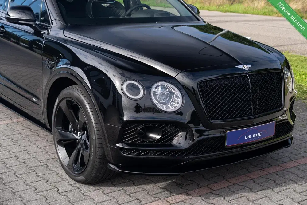 Bentley Bentayga Hybrid Centenary Edition uit 2020, foto 3