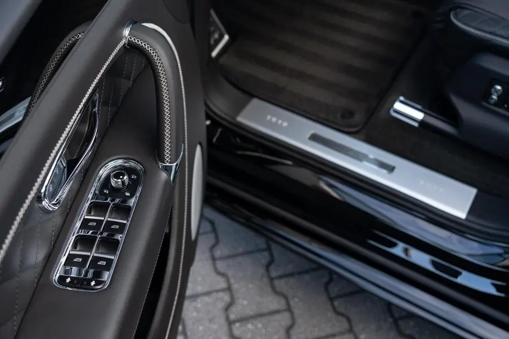 Bentley Bentayga Hybrid Centenary Edition uit 2020, foto 7