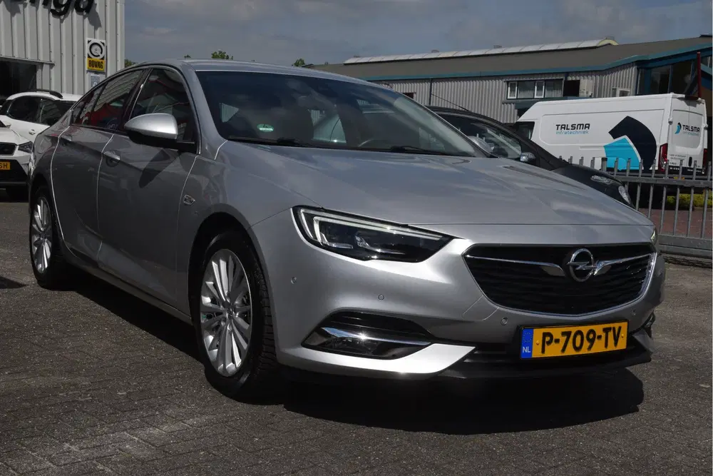 Opel Insignia Sport 1.5 Turbo Innovation Matrix-LED uit 2019, foto 3