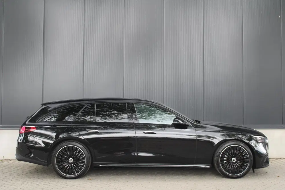 Mercedes-Benz E-Klasse 300e AMG Line uit 2025, foto 14