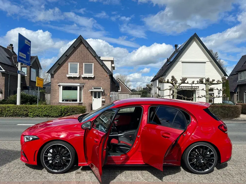 Mercedes-Benz A-Klasse AMG 35 4MATIC Edition 1 dealer auto . uit 2019, foto 2