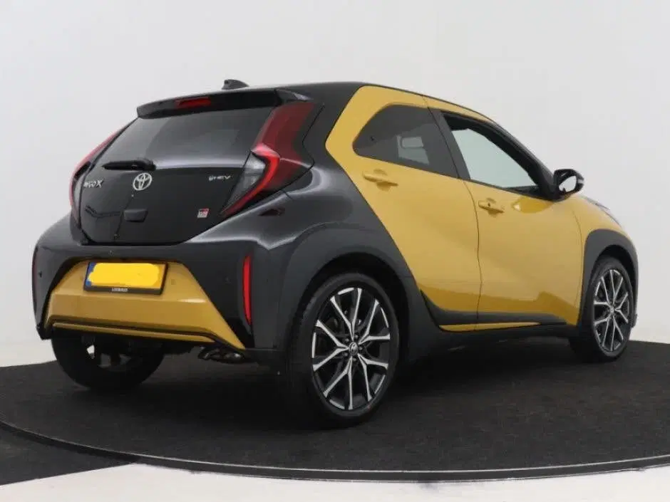 Toyota Aygo X Hybrid 115 GR Sport uit 2025, foto 3