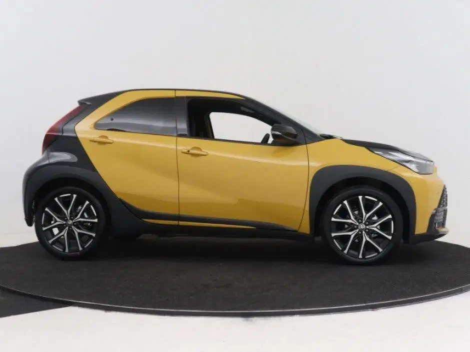 Toyota Aygo X Hybrid 115 GR Sport uit 2025, foto 4
