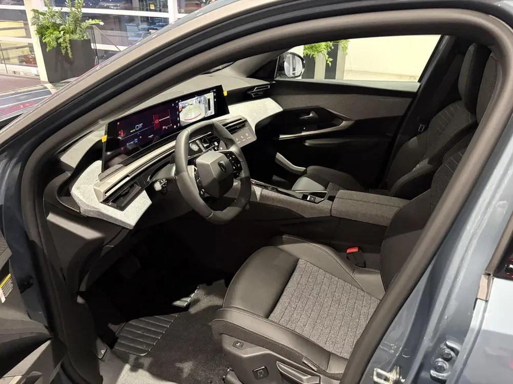 Peugeot 5008 1.6 Plug-in Hybrid 195 Allure 7p Automaat uit 2026, foto 12