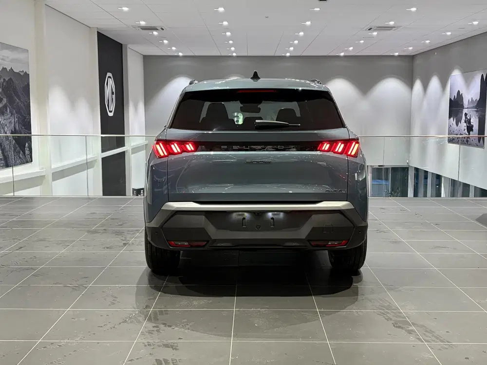 Peugeot 5008 1.6 Plug-in Hybrid 195 Allure 7p Automaat uit 2026, foto 5