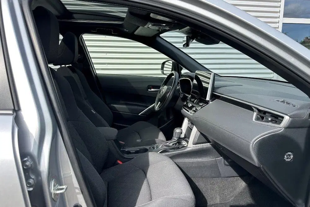 Toyota Corolla Cross Hybrid 140 Style Premium Panoramad. uit 2025, foto 4