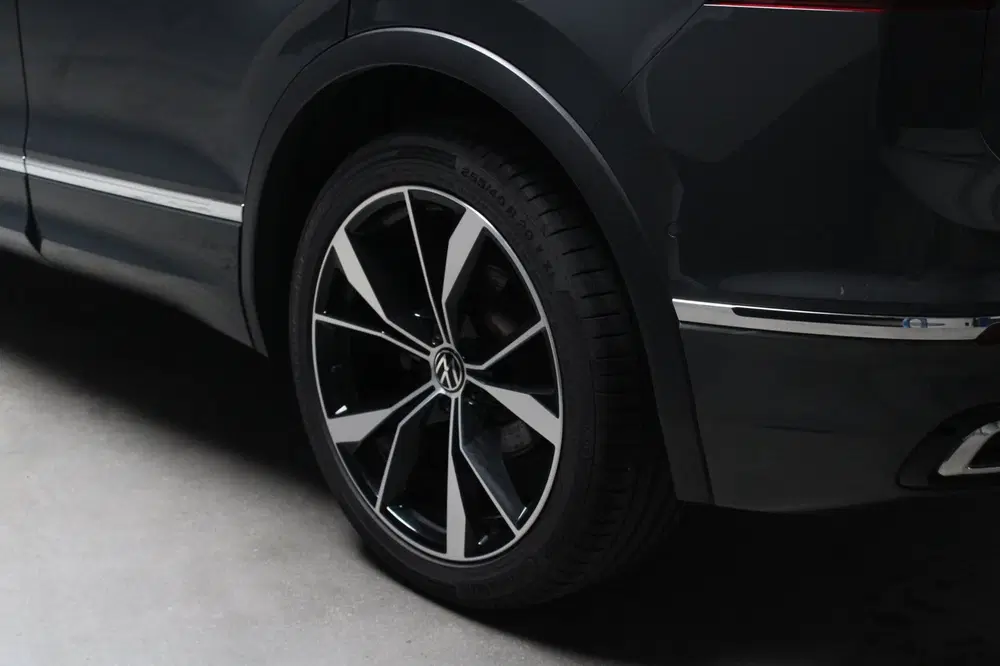 Volkswagen Tiguan 1.5 TSI R-Line l 3x R-Line Pano ACC IQ uit 2021, foto 8