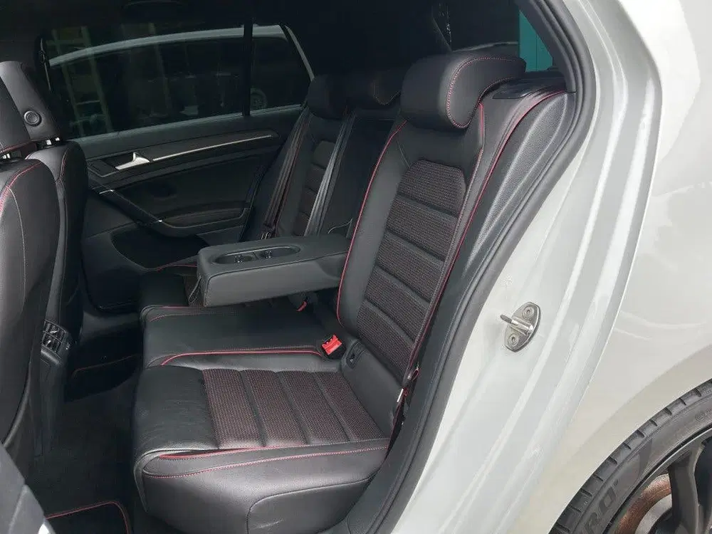 Volkswagen Golf GTI TCR 290pk Virtual uit 2019, foto 8