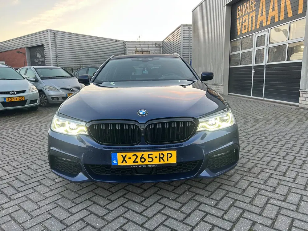 BMW 5-serie 540i xDrive High Executive uit 2019, foto 2