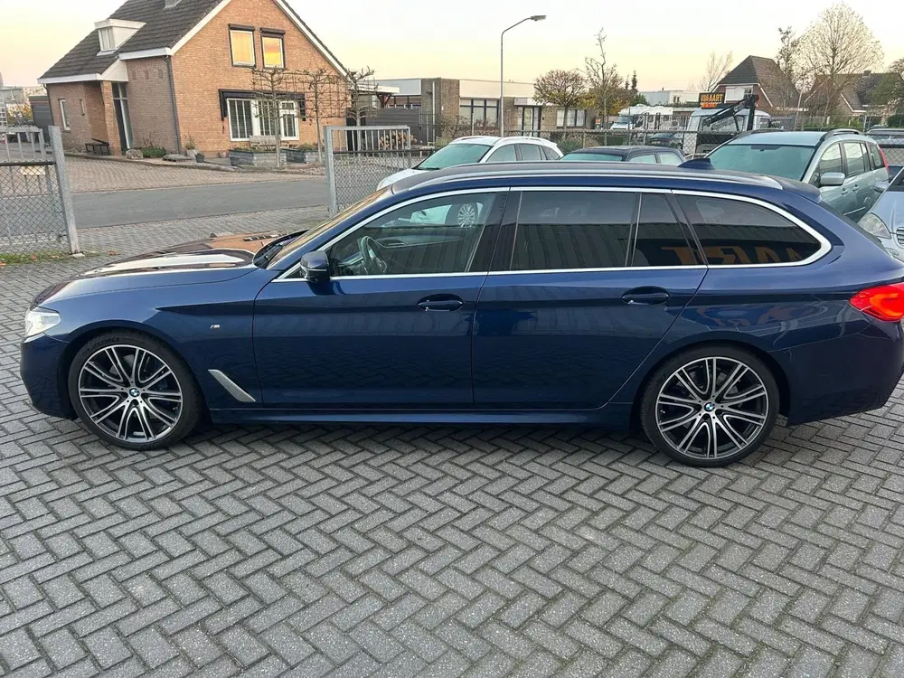 BMW 5-serie 540i xDrive High Executive uit 2019, foto 4