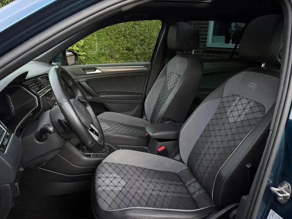 Volkswagen Tiguan 1.5 TSI R-line PANO IQLIGHT HUD KEYLESS 36 uit 2020, foto 13